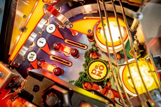 James Bond 007 Premium Pinball Machine by Stern Pinball for sale in Australia
