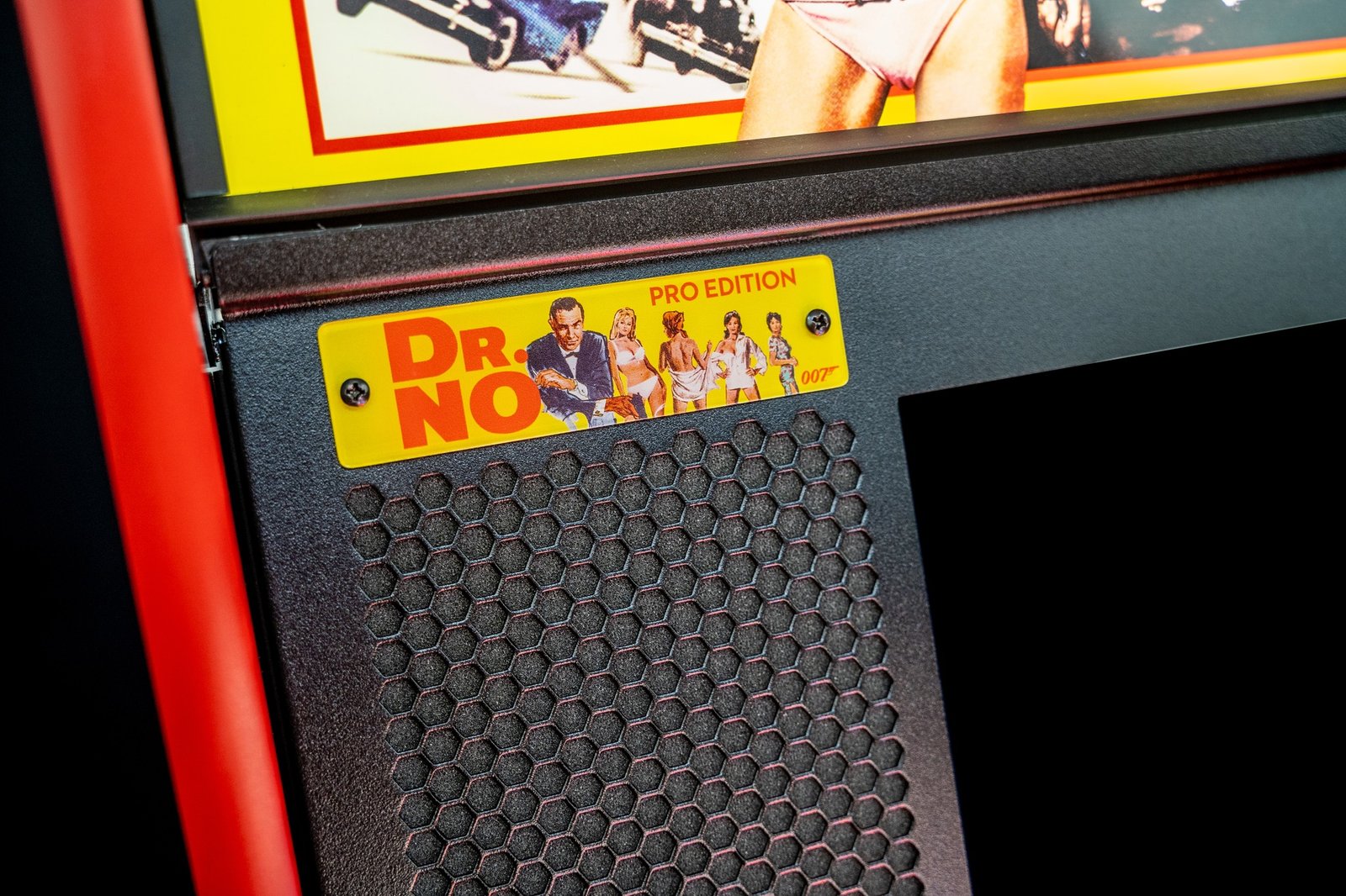James Bond 007 Pro Pinball Machine by Stern Pinball for sale in Australia