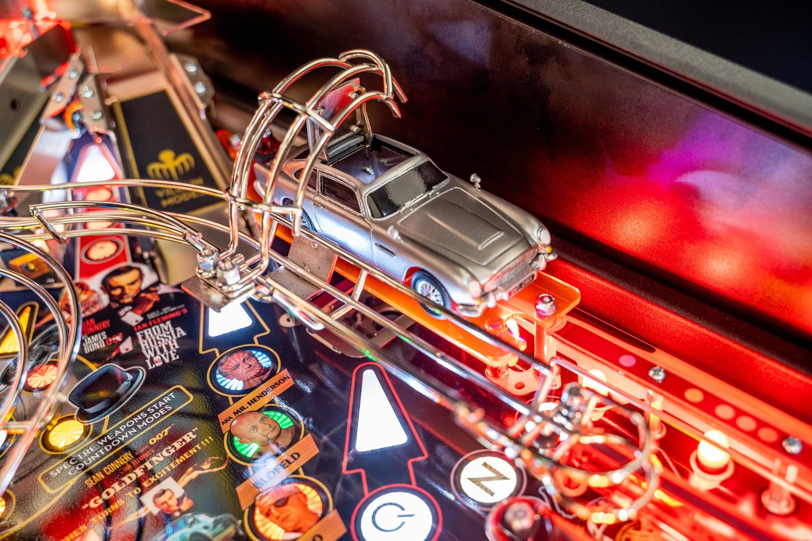 James Bond 007 Pro Pinball Machine by Stern Pinball for sale in Australia