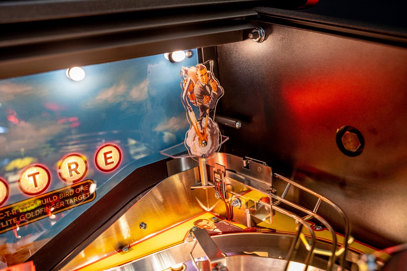 James Bond 007 Pro Pinball Machine by Stern Pinball for sale in Australia